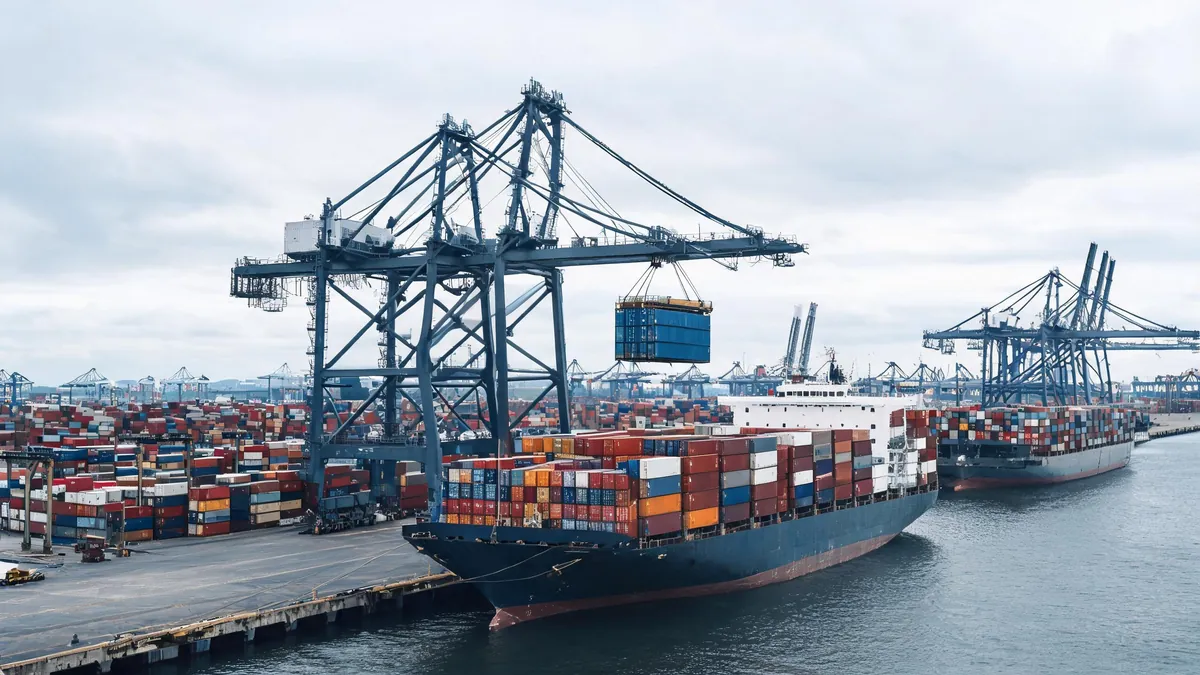 Container port shipping consolidated goods from China